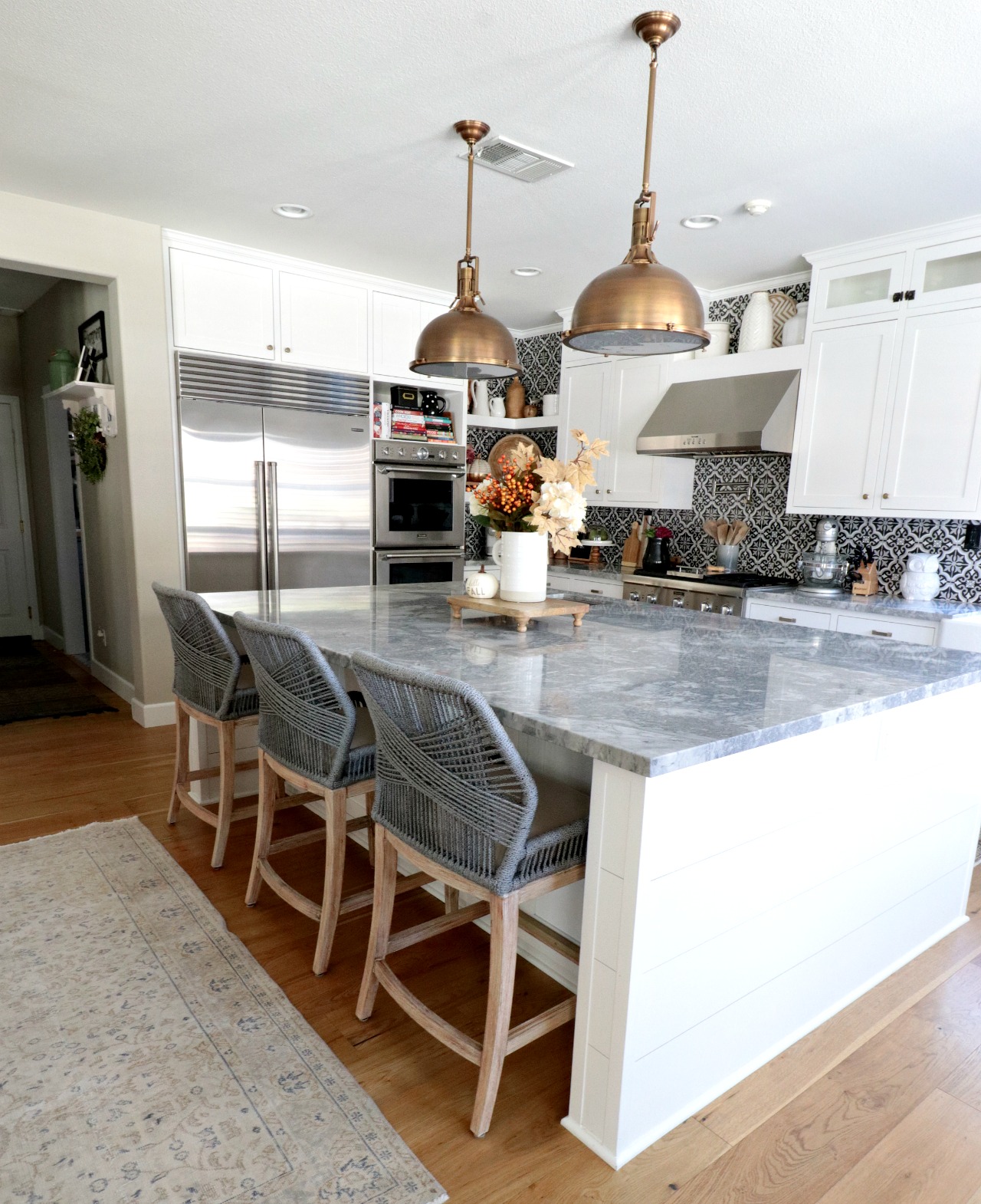 HOUSE TOUR : MEET OUR KITCHEN! 